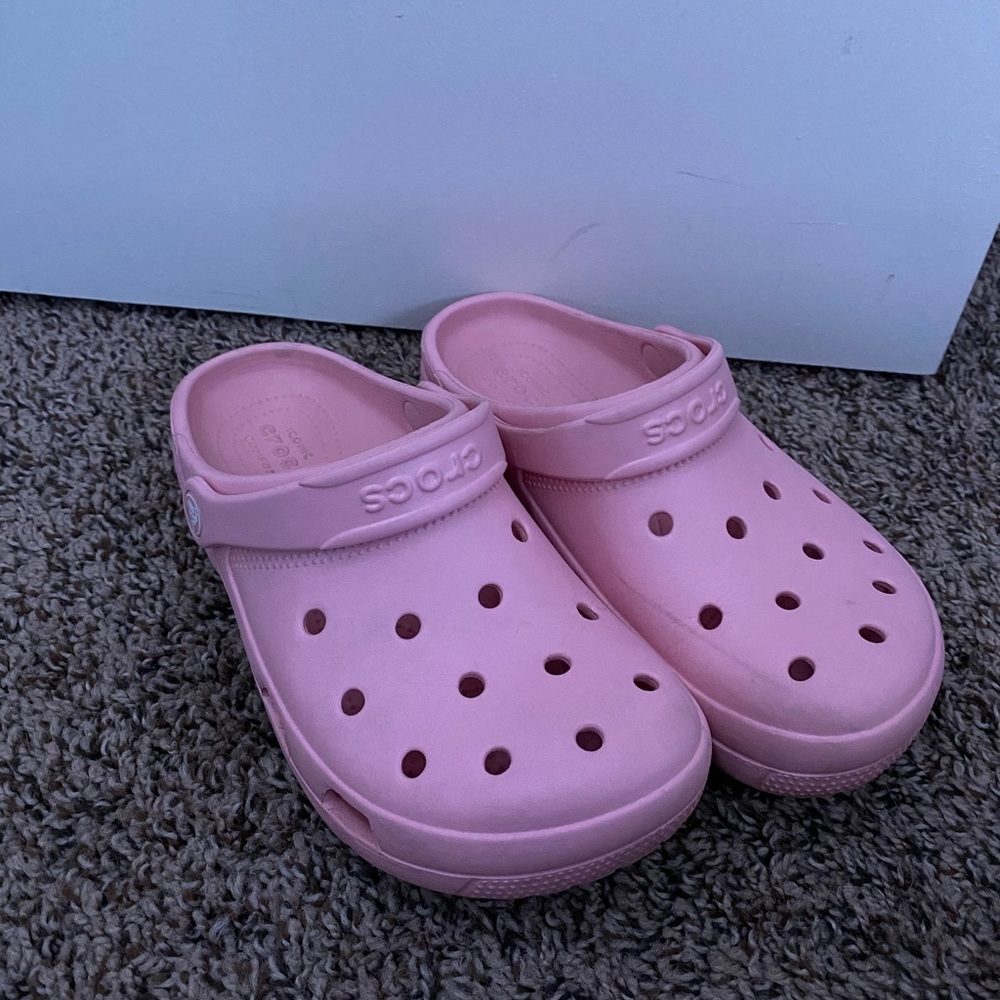 crocs